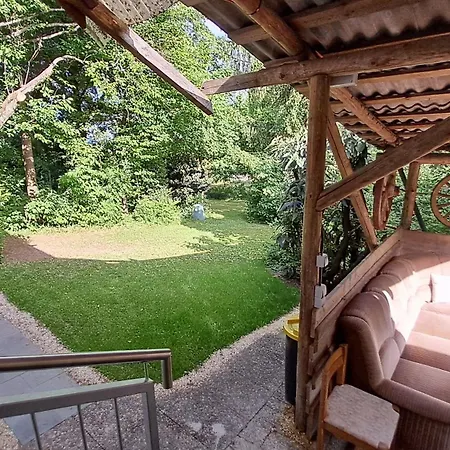 Nyaraló Gartenhaus - *