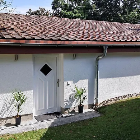 Gartenhaus - *